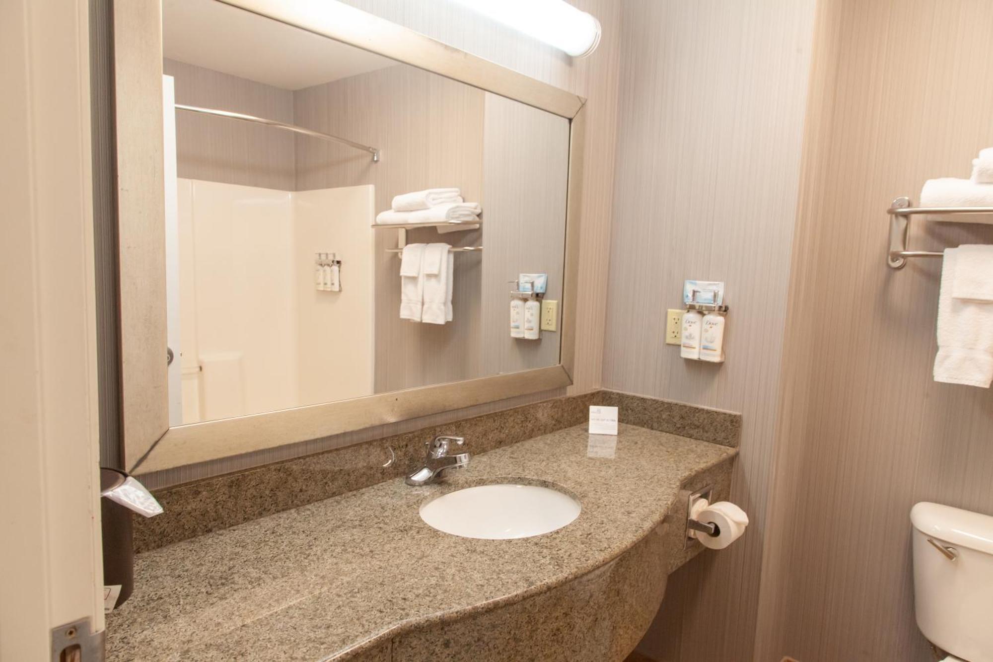 Holiday Inn Express Jackson By Ihg Экстерьер фото