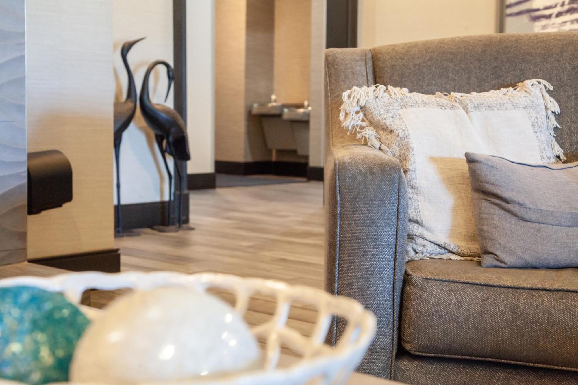 Holiday Inn Express Jackson By Ihg Экстерьер фото