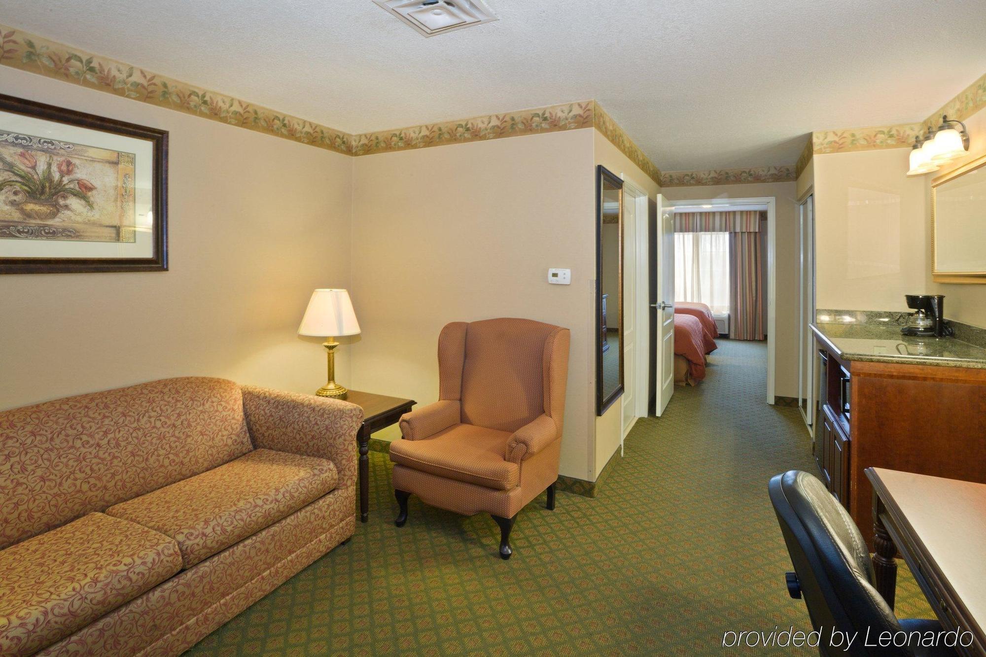 Holiday Inn Express Jackson By Ihg Экстерьер фото